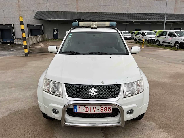 Suzuki - 2011 - grand vitara - 4x4 - personenauto - afbeelding 30 van  33