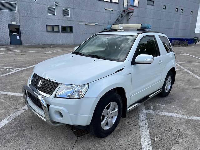 Suzuki - 2011 - suzuki grand vitara - 4x4 - personenauto - afbeelding 8 van  28
