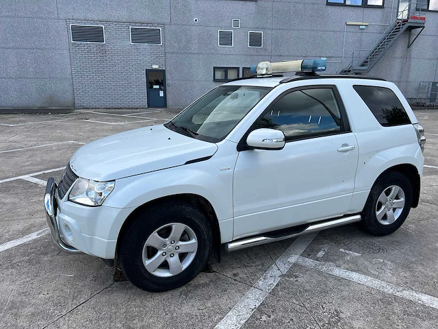 Suzuki - 2011 - suzuki grand vitara - 4x4 - personenauto - afbeelding 1 van  28