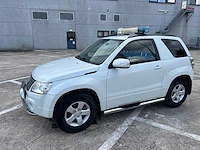 Suzuki - 2011 - suzuki grand vitara - 4x4 - personenauto - afbeelding 1 van  28