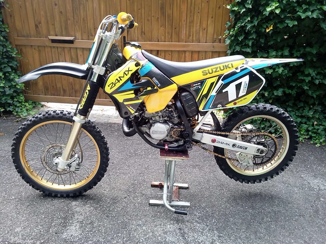 Suzuki - full cross 125 2t - motorcycle - afbeelding 1 van  3