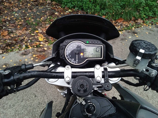 Suzuki - gsr750 - motorfiets - afbeelding 10 van  10