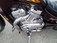 Suzuki - intruder 750 - motorcycle - afbeelding 7 van  9