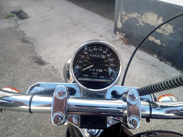 Suzuki - intruder 750 - motorcycle - afbeelding 8 van  9