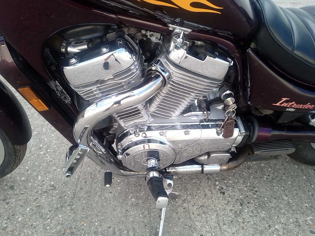 Suzuki - intruder 750 - motorcycle - afbeelding 7 van  9