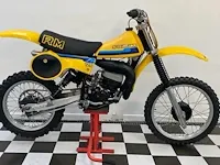 Suzuki - rm125 - bromfiets - afbeelding 2 van  8