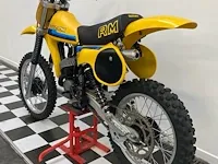 Suzuki - rm125 - bromfiets - afbeelding 4 van  8