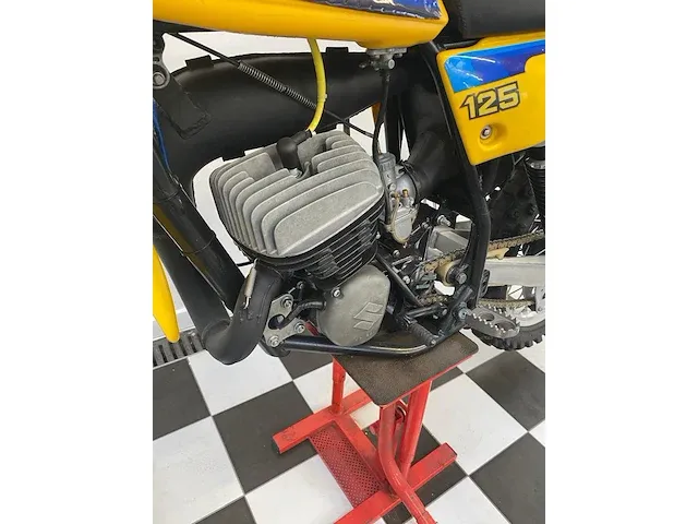 Suzuki - rm125 - bromfiets - afbeelding 7 van  8