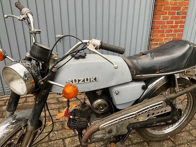 Suzuki ac50 brommer - afbeelding 17 van  18