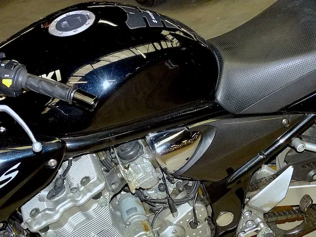 Suzuki bandit 600 s - afbeelding 24 van  26