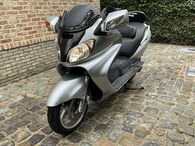 Suzuki burgman 650 scooter - afbeelding 1 van  19