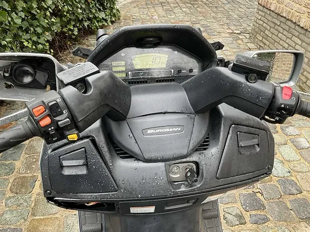 Suzuki burgman 650 scooter - afbeelding 19 van  19