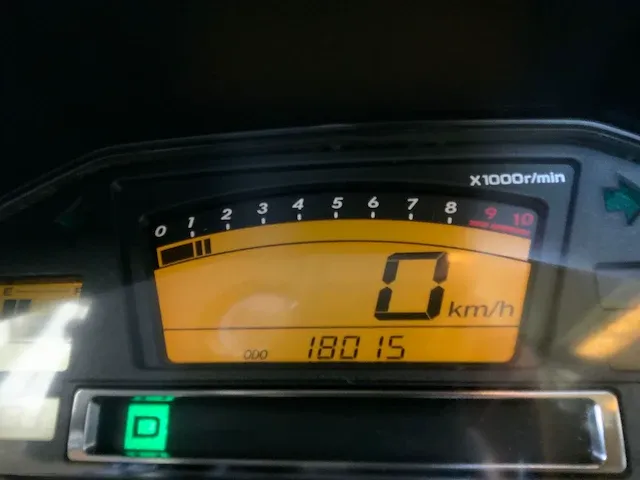 Suzuki burgman an650 scooter - afbeelding 2 van  17