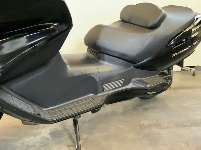 Suzuki burgman an650 scooter - afbeelding 7 van  17