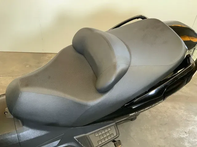 Suzuki burgman an650 scooter - afbeelding 8 van  17