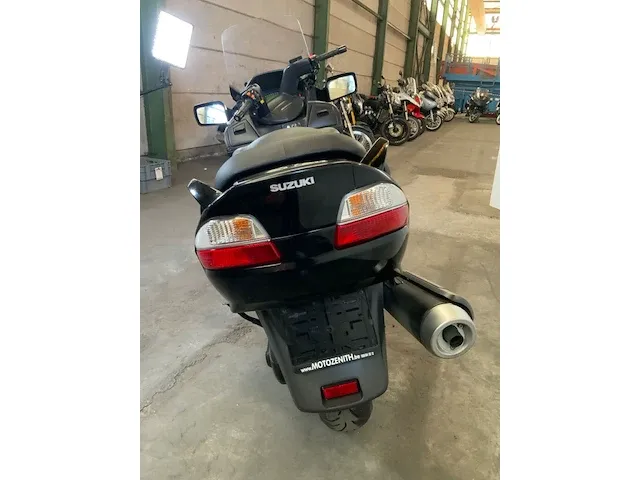 Suzuki burgman an650 scooter - afbeelding 14 van  17