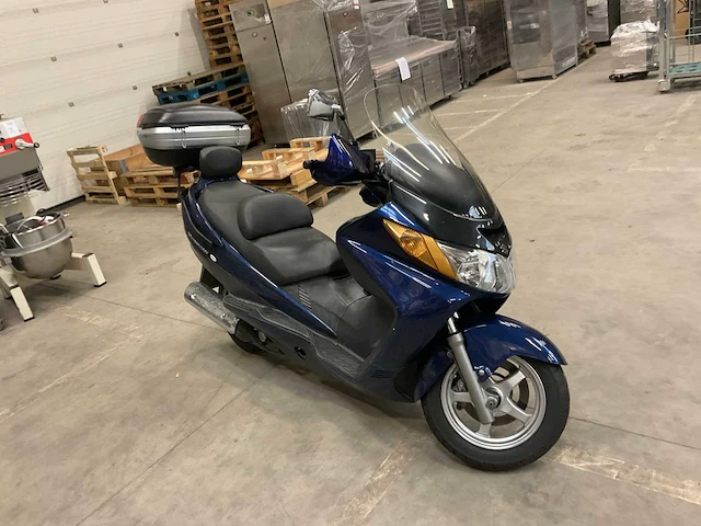 Suzuki burgman motorfiets - afbeelding 2 van  6