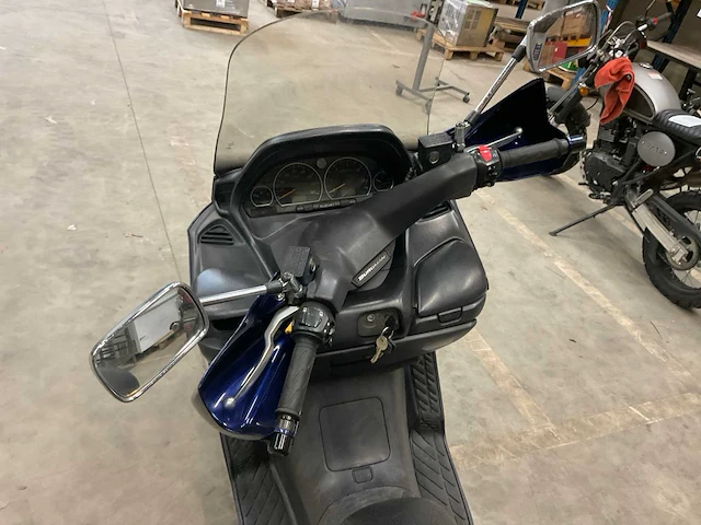 Suzuki burgman motorfiets - afbeelding 5 van  6