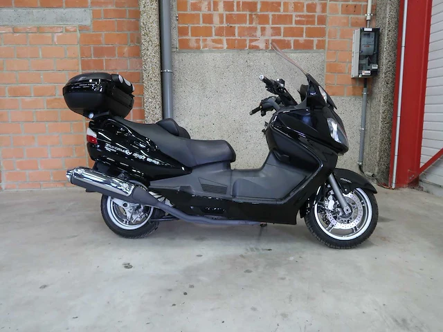 Suzuki burgman - afbeelding 1 van  29