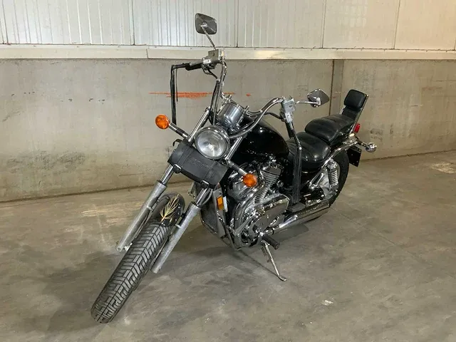 Suzuki chopper intruder 700 motorfiets - afbeelding 1 van  17
