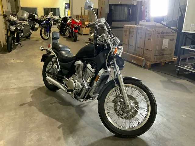 Suzuki chopper intruder 700 motorfiets - afbeelding 11 van  17