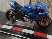 Suzuki gsv-r kenny roberts - afbeelding 4 van  6