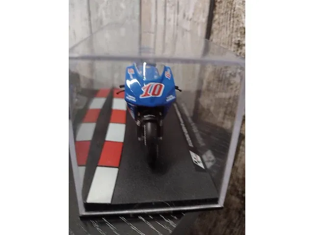 Suzuki gsv-r kenny roberts - afbeelding 6 van  6