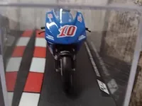 Suzuki gsv-r kenny roberts - afbeelding 6 van  6
