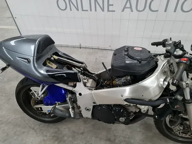 Suzuki gsxr 600 1997 - afbeelding 10 van  10