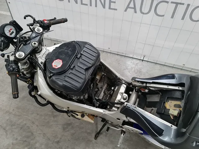 Suzuki gsxr 600 1997 - afbeelding 3 van  10