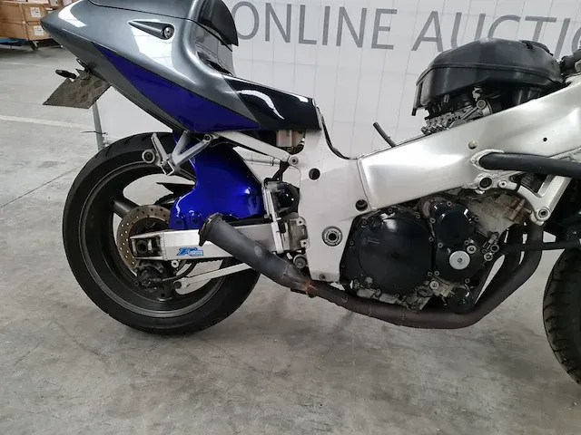 Suzuki gsxr 600 1997 - afbeelding 8 van  10