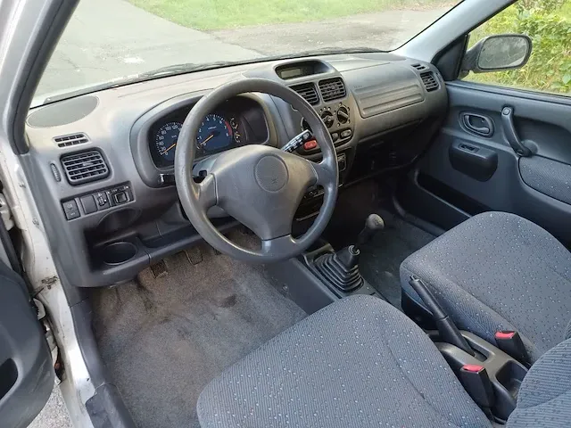 Suzuki ignis, 2002 - afbeelding 9 van  17