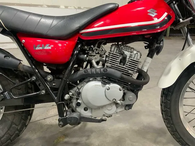 Suzuki rv125 motorfiets - afbeelding 3 van  16