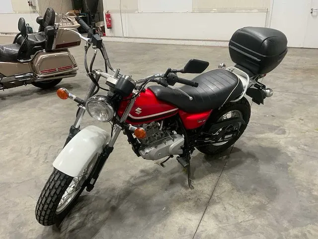 Suzuki rv125 motorfiets - afbeelding 1 van  16