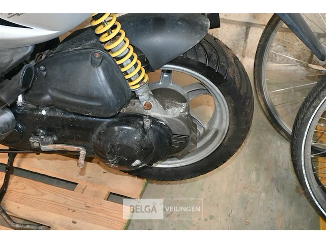 Suzuki scooter - afbeelding 4 van  7