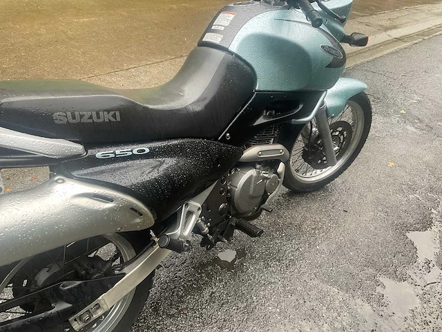 Suzuki silverwing motorfiets - afbeelding 2 van  12