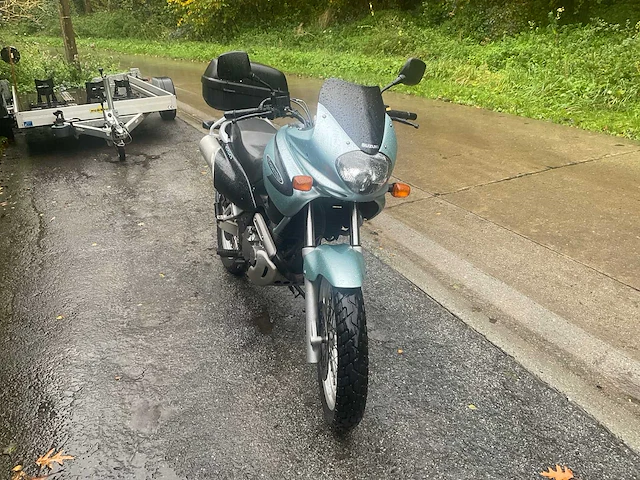 Suzuki silverwing motorfiets - afbeelding 7 van  12