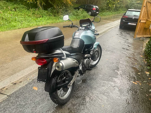 Suzuki silverwing motorfiets - afbeelding 8 van  12