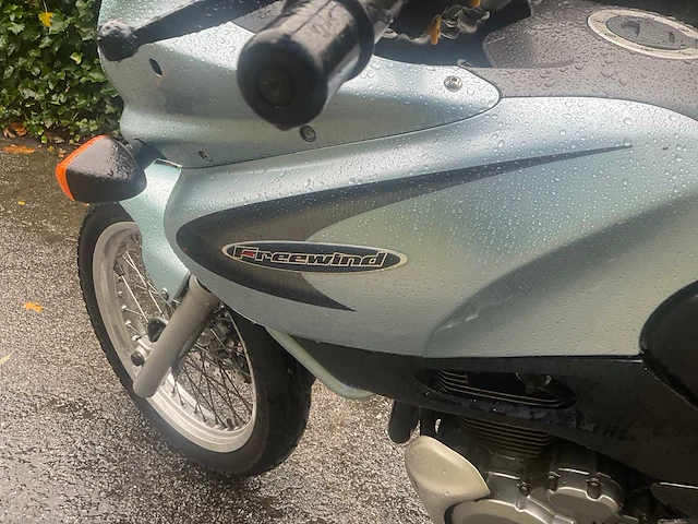 Suzuki silverwing motorfiets - afbeelding 11 van  12