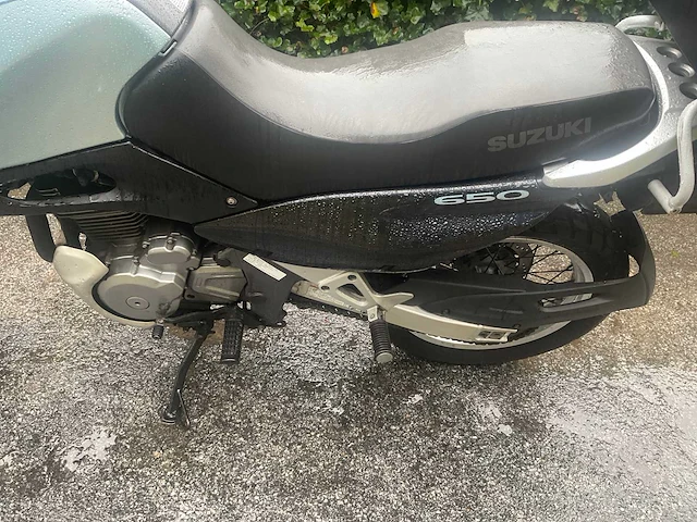 Suzuki silverwing motorfiets - afbeelding 12 van  12