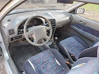 Suzuki swift - 2001 - afbeelding 2 van  18