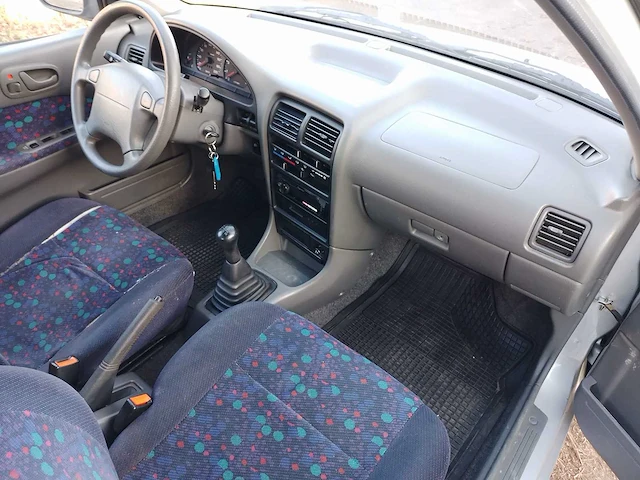 Suzuki swift - 2001 - afbeelding 5 van  18