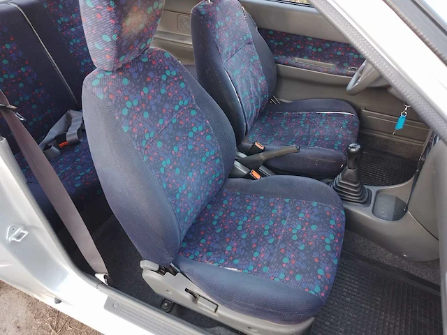 Suzuki swift - 2001 - afbeelding 6 van  18