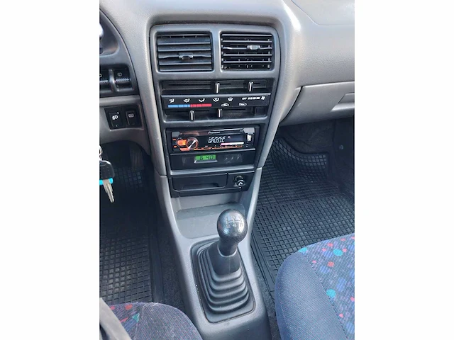 Suzuki swift - 2001 - afbeelding 9 van  18
