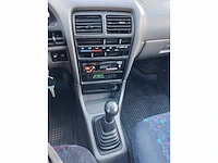 Suzuki swift - 2001 - afbeelding 9 van  18