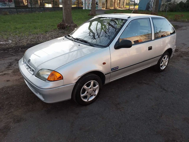Suzuki swift - 2001 - afbeelding 1 van  18