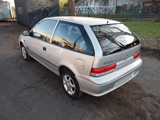 Suzuki swift - 2001 - afbeelding 12 van  18