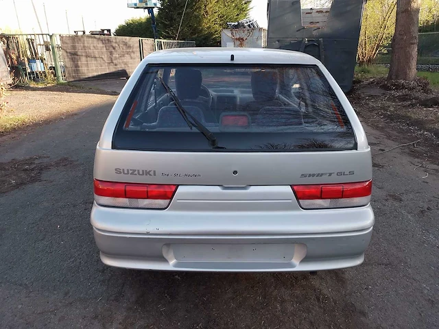 Suzuki swift - 2001 - afbeelding 13 van  18