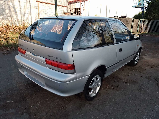Suzuki swift - 2001 - afbeelding 14 van  18