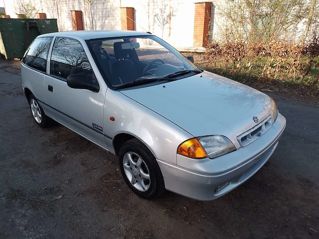 Suzuki swift - 2001 - afbeelding 16 van  18
